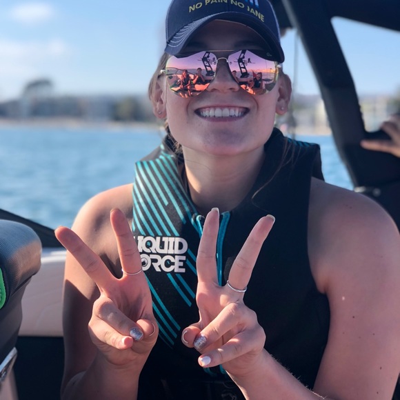 Meet your Posher, Leah - Picture 5 of 5